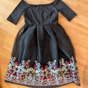 Just Me Off-Shoulder Embroidered Floral Midi Dress | Size L